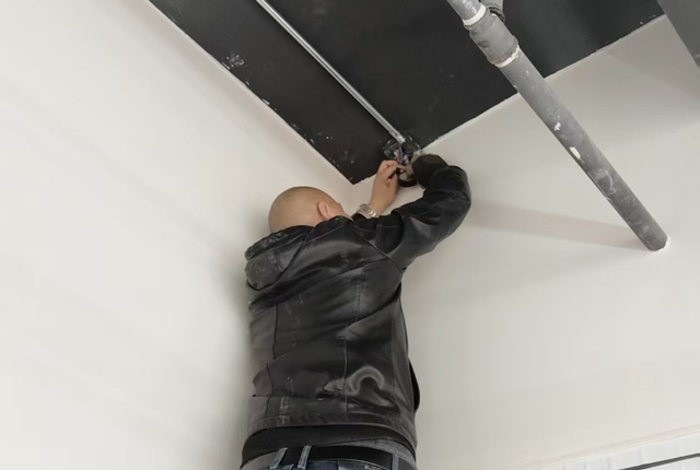 商場二次裝修消防噴淋改造出現漏水現象如何維修?